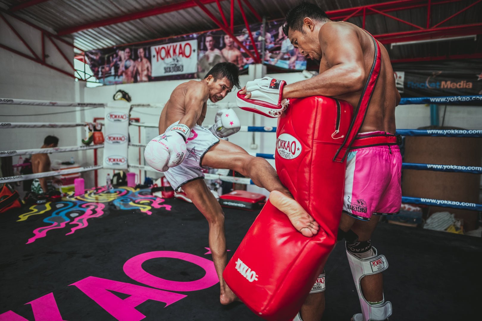 All About Muay Thai Low Kicks-YOKKAO