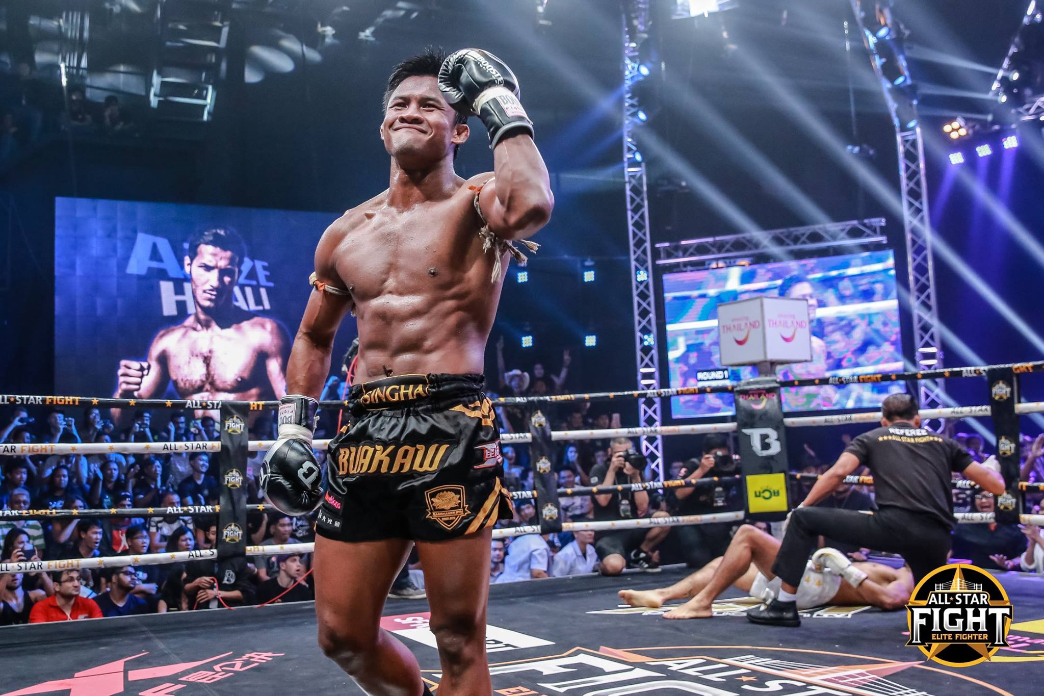 Buakaw, Pakorn and Manachai dominate the game at All-Star Fight!-YOKKAO